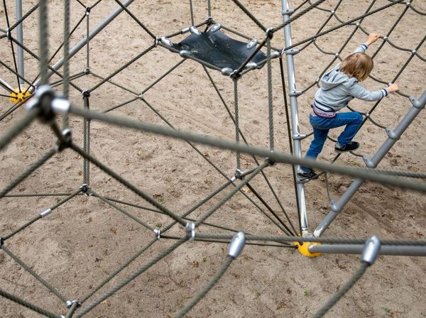 Potret Kebahagiaan Anak-anak Jerman saat Bermain di Luar
