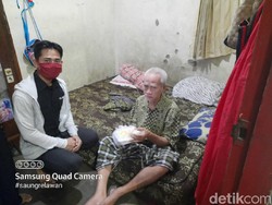 CT Corp Libatkan Warteg Bagikan Makanan untuk Berbuka Puasa