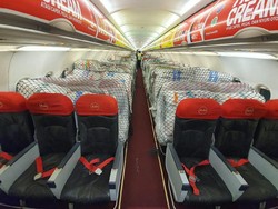 Ketika Kabin Penumpang AirAsia Jadi Kargo Barang