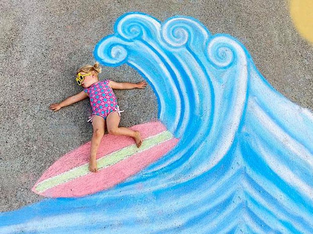 Kreatif! Ibu Ini Menggambar di Jalanan untuk Anaknya Kreatif! Ibu Ini Menggambar di Jalanan untuk Anaknya