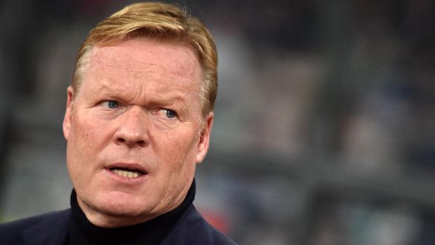 Netherlands' coach Ronald Koeman looks on prior to the Euro 2020 football qualification match between Belarus and the Netherlands in Minsk on October 13, 2019. (Photo by Sergei GAPON / AFP)