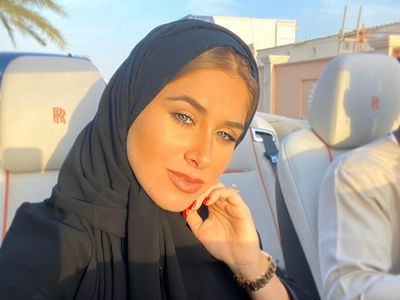 Ini Istri Cantik Pesepakbola Paul Pogba yang Mencuri Atensi Saat Pakai Hijab