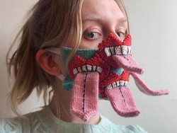 Unik, Ada Masker Rajut Berbentuk Lidah Menjulur