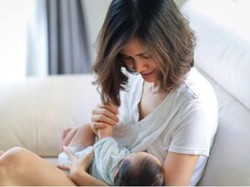 Begini Cara Atasi ASI Mampet Gara-gara Stres Kerja #DiRumahAja