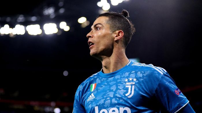 LYON, FRANCE - FEBRUARY 26: Cristiano Ronaldo of Juventus during the UEFA Champions League round of 16 first leg match between Olympique Lyon and Juventus at Parc Olympique on February 26, 2020 in Lyon, France. (Photo by Catherine Ivill/Getty Images)