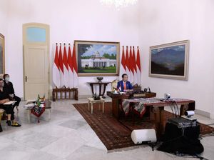 Manufaktur Babak Belur, Jokowi Minta Stimulus Ekonomi Tetap Sassaran