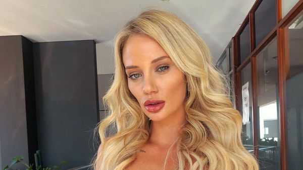 Foto: Bintang Reality TV Ngeluh Ingin Nyalon, Netizen Menyuruhnya Implan Otak