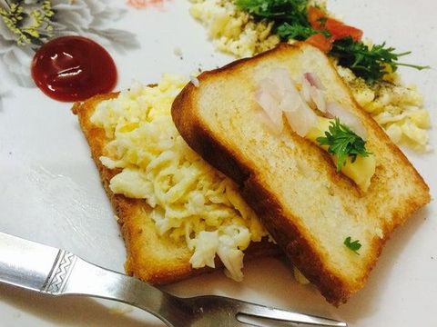 scrambled egg toast