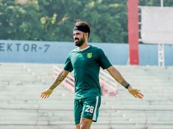 Pemain Asing Persebaya Ini Hobi Koleksi Jersey, Arsenal Favoritnya