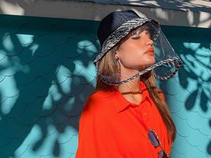 Foto: Gaya Kece Artis Indonesia Pakai Face Shield Cegah Virus Corona