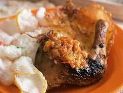 Paket Ekonomis, Nasi Uduk Janda Punya Menu Spesial Buka Puasa