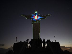 Patung Kristus di Brasil Kenakan Masker saat Pandemi Corona Patung Kristus di Brasil Kenakan Masker saat Pandemi Corona