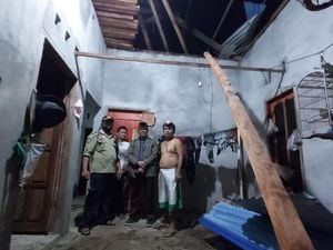 Puting Beliung Rusak Rumah Warga di Bengkulu Selatan