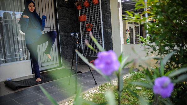 Bumil, Ikut Senam Hamil Secara Online Yuk