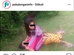 Viral Video Perempuan Dihajar Gegara Rebutan Pacar di Pekalongan