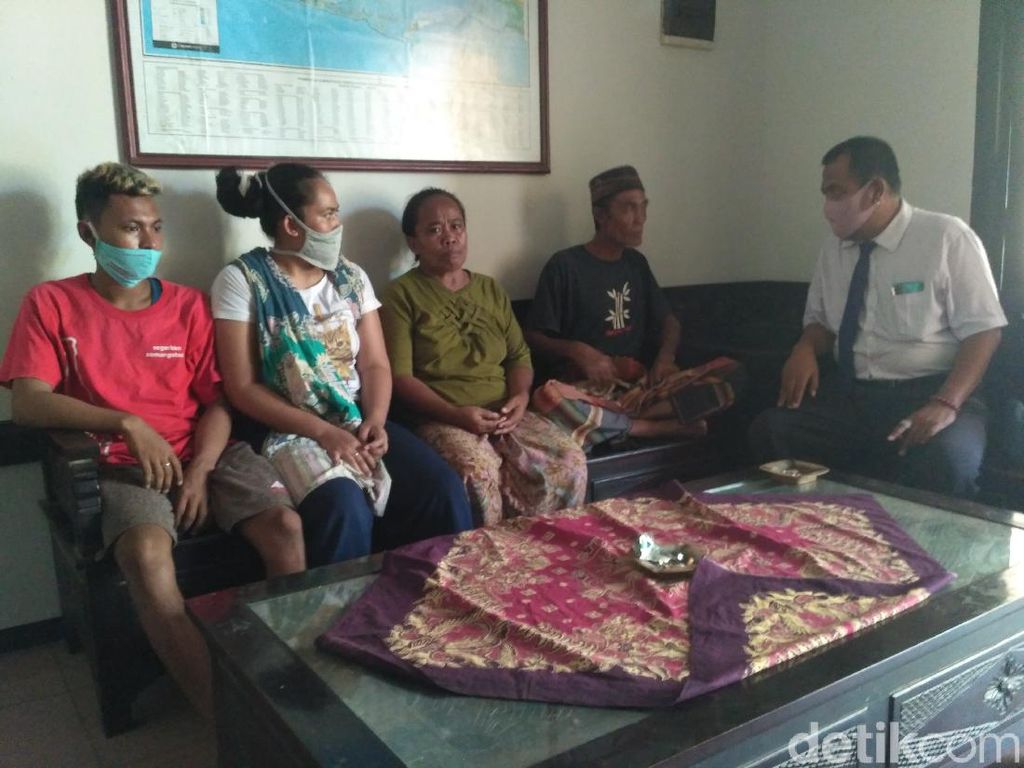 Polisi Didesak Segera Ungkap kasus Tuduhan Dukun Santet di Situbondo Polisi Didesak Segera Ungkap kasus Tuduhan Dukun Santet di Situbondo