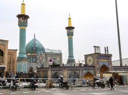Nyaris 80 Ribu Orang Sembuh dari Corona, Iran Buka Kembali Masjid