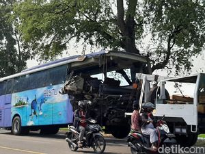 Dua Orang Tewas dalam Kecelakaan Beruntun di Probolinggo