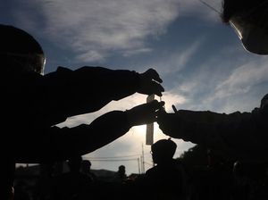 Penumpang KRL Bekasi Tes Massal COVID -19