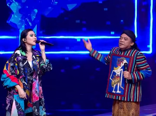 Foto Gaya Busana Ikonik Didi Kempot Tampil Dengan Beskap Blangkon