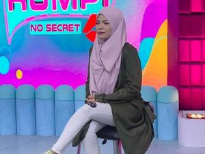 Berhijab, Dinar Candy Banyak Dapat Pujian