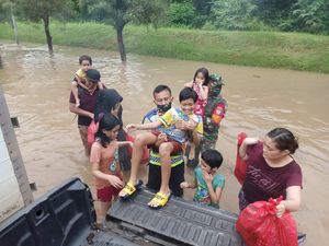 5.808 Orang Terdampak Banjir di Cilegon 5.808 Orang Terdampak Banjir di Cilegon