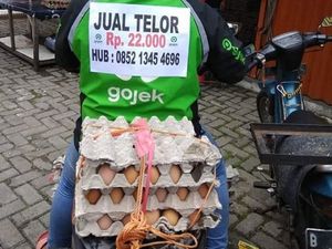 Demi Bertahan Hidup, 5 Diver Ojol Ini Nyambi Jualan Telur hingga Rempeyek