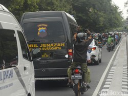 Motor Komunitas Pengawal Ambulans Kok Pakai Strobo?