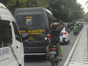 Motor Komunitas Pengawal Ambulans Kok Pakai Strobo? Motor Komunitas Pengawal Ambulans Kok Pakai Strobo?