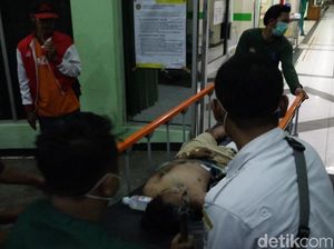 Ugal-ugalan Boncengan Naik Motor, 2 Pemuda Tewas 2 Kritis di Probolinggo Ugal-ugalan Boncengan Naik Motor, 2 Pemuda Tewas 2 Kritis di Probolinggo