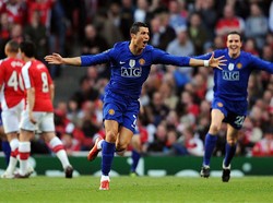 Melihat Lagi Gol Tendangan Bebas Roket Ronaldo ke Gawang Arsenal