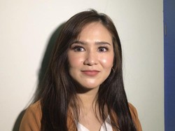 Di Rumah Saja, Masayu Clara Jadi Lebih Centil Saat Pandemi Corona