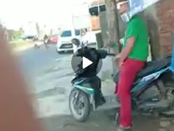 Beredar Video Pria Diduga Onani di Atas Motor