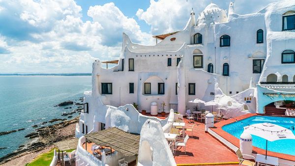 Hotel Unik di Uruguay, Di Pinggir Tebing & Dibangun Selama 36 Tahun