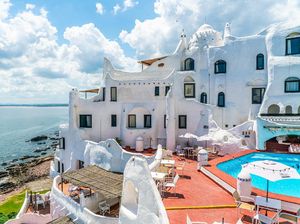 Hotel Unik di Uruguay, Di Pinggir Tebing & Dibangun Selama 36 Tahun