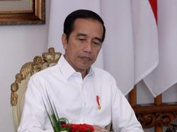 Mensos Juliari Ungkap Instruksi Jokowi: Bantuan Diselingi Beras Bulog Mensos Juliari Ungkap Instruksi Jokowi: Bantuan Diselingi Beras Bulog