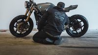 Penampakan Moge Touring BMW K100 yang Kini Bermazhab Cafe Racer