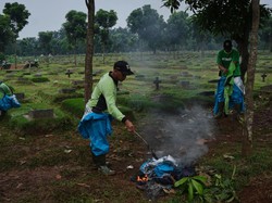 Penggali Kubur Jenazah Corona Curhat Insentif Tertunda 2 Bulan