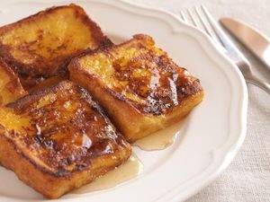 3 Langkah Bikin Eggy Bread yang Gurih Buat Sahur