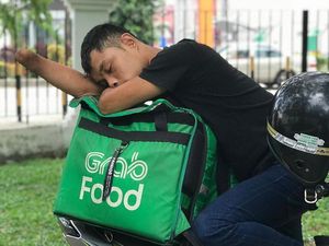 Viral Kisah Inspiratif Pengemudi GrabFood Difabel Kerja Keras Saat Corona