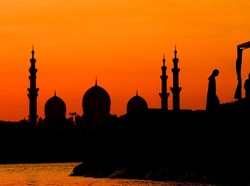 Uni Emirat Arab Mulai Buka Masjid 1 Juli Besok, Sholat Jumat Masih Ditiadakan