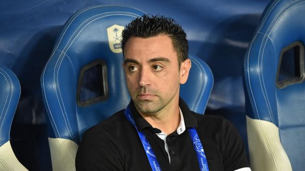 Al Sadd's Spanish coach Xavi Hernandez watches the second leg of the AFC Champions League semi-finals football match between Qatar's Al Sadd and Saudi' Al Hilal in Riyadh on October 22, 2019. (Photo by Fayez Nureldine / AFP)