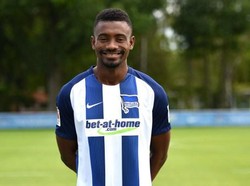 Bandel! Langgar Physical Distancing, Salomon Kalou Dihukum Hertha Berlin