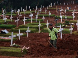 Pemprov DKI Janji Selesaikan Insentif Tukang Gali Kubur yang Tertunda