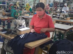 2,5 Juta Masker Bikinan UMKM Dibagikan ke Warga Pasuruan Secara Bertahap