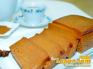Kue Lapan Jam Khas Palembang Ini Benar-benar Dibuat Selama 8 Jam Kue Lapan Jam Khas Palembang Ini Benar-benar Dibuat Selama 8 Jam