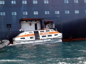 ABK Kapal MS Amsterdam Tiba di Tanjung Priok