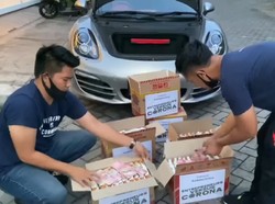 Balas Prank Sembako Sampah, Pengusaha Ini Bagi Sembako Isi Uang