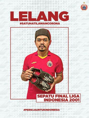 Bambang Pamungkas melepas sepatu bersejarahnya.