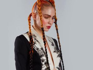 Foto: Gaya Nyentrik Grimes Sebelum Melahirkan Anak Elon Musk